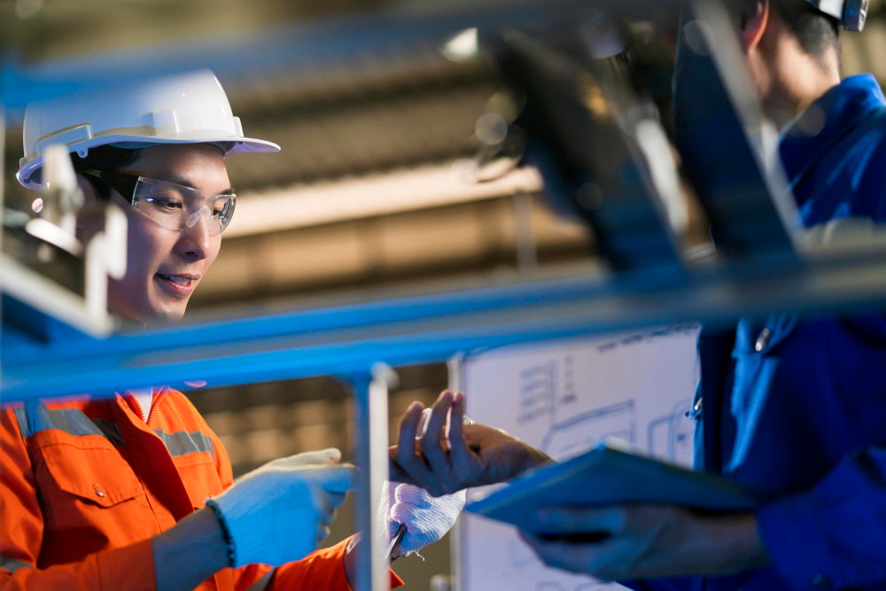 How HMI Systems Improve Operator Efficiency on the Factory Floor