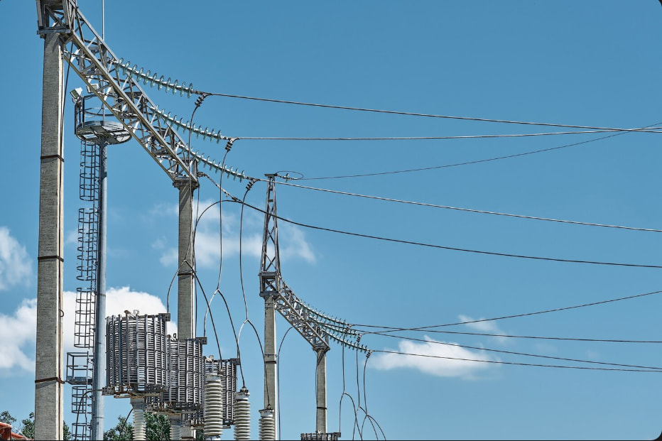 How Power Factor Correction Reduces Electricity Bills in Heavy Industry